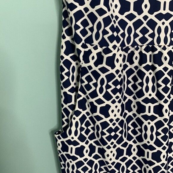 JUDE CONNALLY BETH DRESS IN LATTICE GEO NAVY - Picture 3 of 9